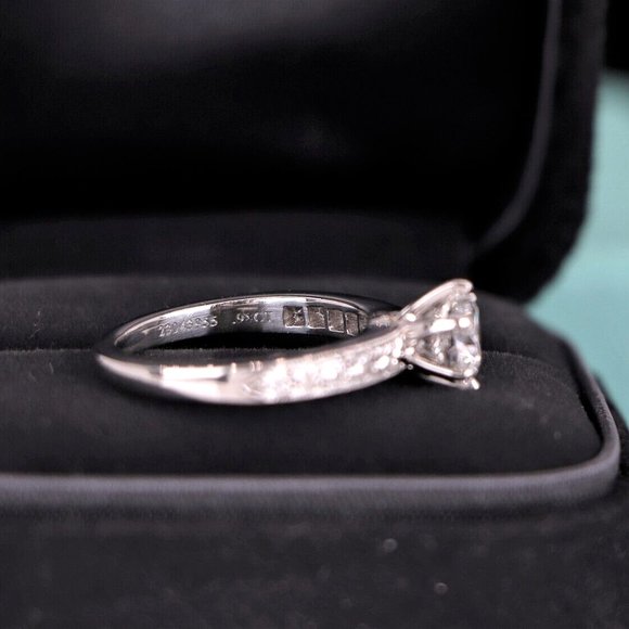 19386 Tiffany & Co. G VVS1 Round Diamond 0.98ct Platinum Engagement Ring 4.75 - Picture 5 of 8